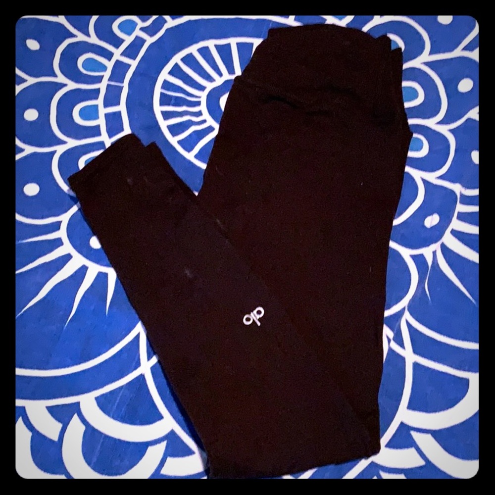 Alo Black leggings. Airbrush